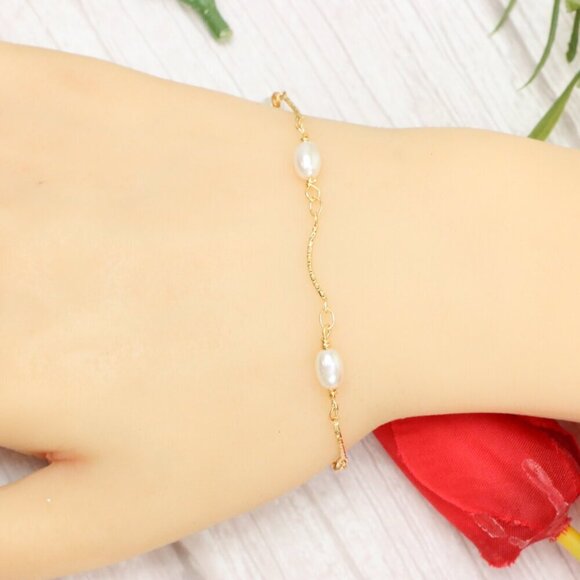 "Trendy Handmade Bracelet – A Thoughtful Gift for Girls & Women | UNVRC1104 - Picture 6 of 10